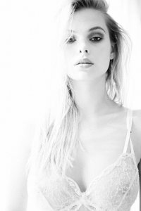 Dioni Tabbers Nude Sexy TheFappeningBlog.com 5.jpg