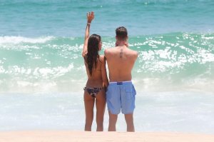 Izabel-Goulart-Sexy-Topless-24-thefappening.so.jpg.jpg