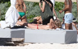 Toni-Garrn-Topless-31.jpg