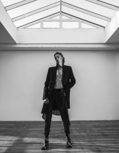 Zoe Barnard  Nude TheFappeningBlog.com 4.jpg