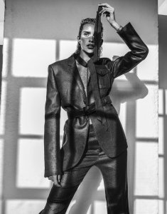 Zoe Barnard  Nude TheFappeningBlog.com 5.jpg