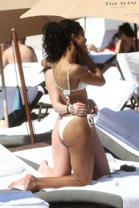 Malia Obama Sexy TheFappeningBlog.com 2.jpg