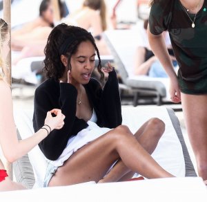 Malia Obama Sexy TheFappeningBlog.com 35.jpg