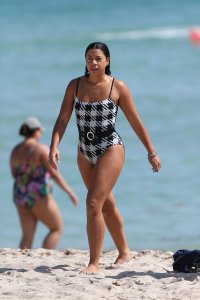 Hannah Bronfman Sexy TheFappeningBlog.com 17.jpg