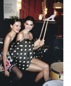 Kendall Jenner & Emily Ratajkowski Sexy TheFappeningBlog.com 4.jpg