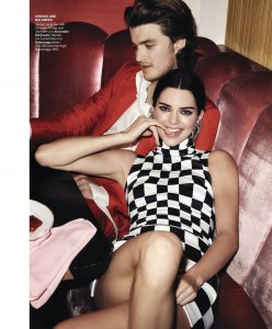 Kendall Jenner & Emily Ratajkowski Sexy TheFappeningBlog.com 3.jpg