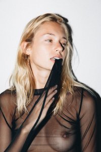 Ella Rattigan Nude - TheFappeningBlog.com 1.jpg