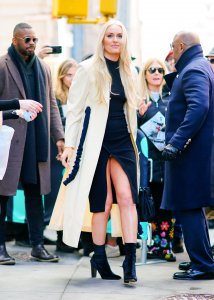 Lindsey Vonn Sexy Upskirt new - TheFappeningBlog.com 3.jpg