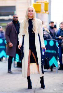 Lindsey Vonn Sexy Upskirt new - TheFappeningBlog.com 9.jpg