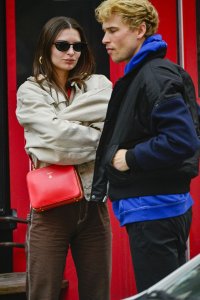 Emily Ratajkowski Sexy - TheFappeningBlog.com 13.jpg