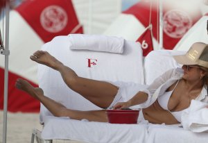 Giada De Laurentiis Sexy - TheFappeningBlog.com 11.jpg