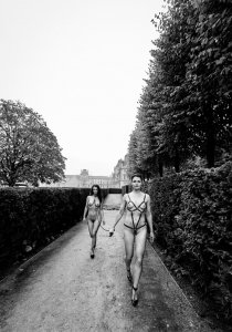 Walk in Nude TheFappeningBlog.com 4.jpg