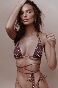 Emily Ratajkowski Sexy Topless TheFappeningBlog.com 2.JPG