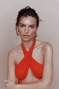 Emily Ratajkowski Sexy Topless TheFappeningBlog.com 17.JPG