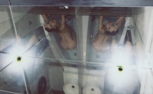 Kasia Kmiotek  Nude TheFappeningBlog.com 18.jpg