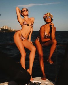 Candice Swanepoel Sexy TheFappeningBlog.com 8.jpg