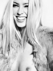 Hellyda Cavallaro Nude TheFappeningBlog.com 3.jpg