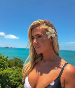 Chloe Meadows & Courtney Green Sexy TheFappeningBlog.com 26.jpg