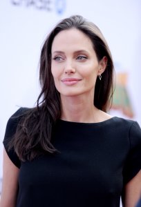 Angelina-Jolie-Pokies-14.jpg