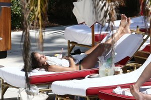 Isabel Pakzad Sexy TheFappeningBlog.com 5.jpg