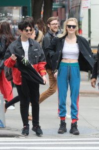 Sophie Turner Braless TheFappeningBlog.com 6.jpg