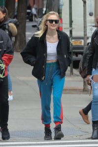 Sophie Turner Braless TheFappeningBlog.com 16.jpg
