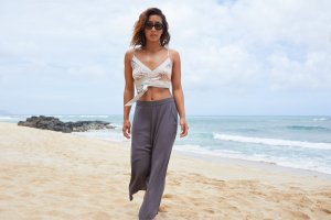 Kelia Moniz, Hailey Bieber Sexy TheFappeningBlog.com 15.jpg