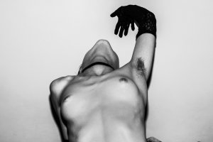 Nina Zhuravlyova  Nude TheFappeningBlog.com 5.jpg