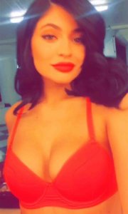 Kylie-Jenner-Sexy-1.jpg