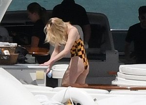 Sophie Turner Sexy TheFappeningBlog.com 6.jpg