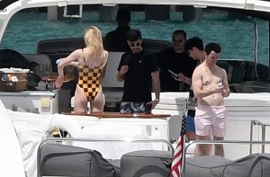 Sophie Turner Sexy TheFappeningBlog.com 10.jpg