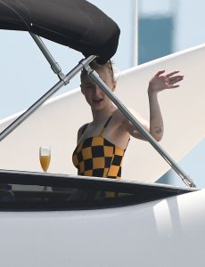 Sophie Turner Sexy TheFappeningBlog.com 31.jpg