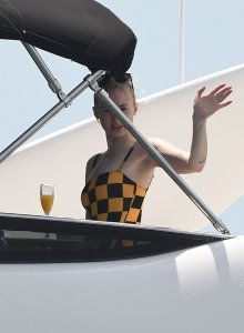 Sophie Turner Sexy TheFappeningBlog.com 32.jpg