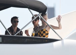 Sophie Turner Sexy TheFappeningBlog.com 35.jpg