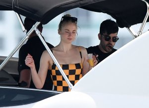 Sophie Turner Sexy TheFappeningBlog.com 37.jpg