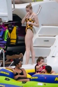 Sophie Turner Sexy TheFappeningBlog.com 8.jpg