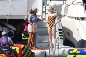 Sophie Turner Sexy TheFappeningBlog.com 15.jpg