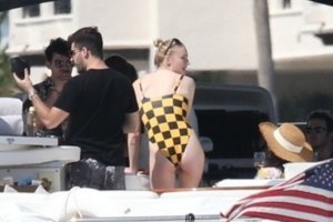 Sophie Turner Sexy TheFappeningBlog.com 18.jpg