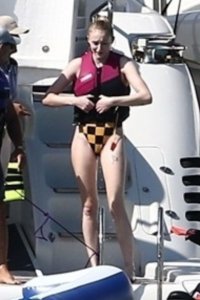 Sophie Turner Sexy TheFappeningBlog.com 34.jpg