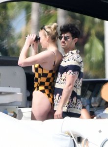 Sophie Turner Sexy TheFappeningBlog.com 79.jpg