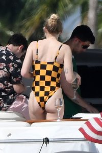 Sophie Turner Sexy TheFappeningBlog.com 95.jpg