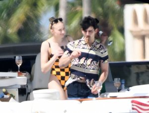 Sophie Turner Sexy TheFappeningBlog.com 99.jpg