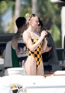Sophie Turner Sexy TheFappeningBlog.com 103.jpg