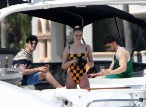 Sophie Turner Sexy TheFappeningBlog.com 113.jpg