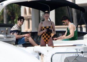 Sophie Turner Sexy TheFappeningBlog.com 116.jpg