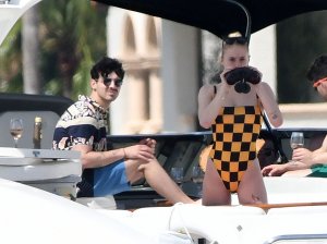 Sophie Turner Sexy TheFappeningBlog.com 118.jpg