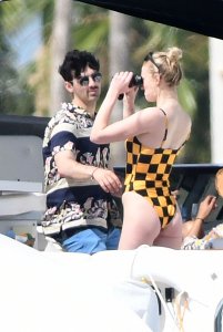 Sophie Turner Sexy TheFappeningBlog.com 121.jpg