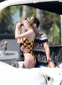 Sophie Turner Sexy TheFappeningBlog.com 122.jpg