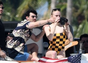 Sophie Turner Sexy TheFappeningBlog.com 137.jpg