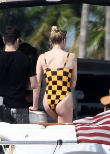 Sophie Turner Sexy TheFappeningBlog.com 140.jpg